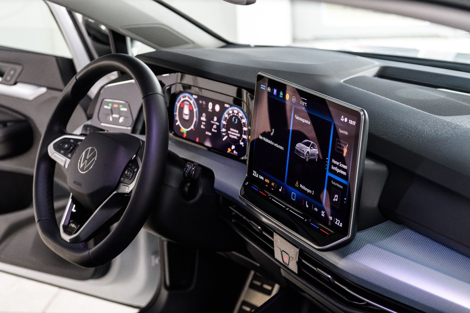 Fahrzeugabbildung Volkswagen Golf VIII GOAL 1.5 eTSI DSG +LED +Kamera +SHZ