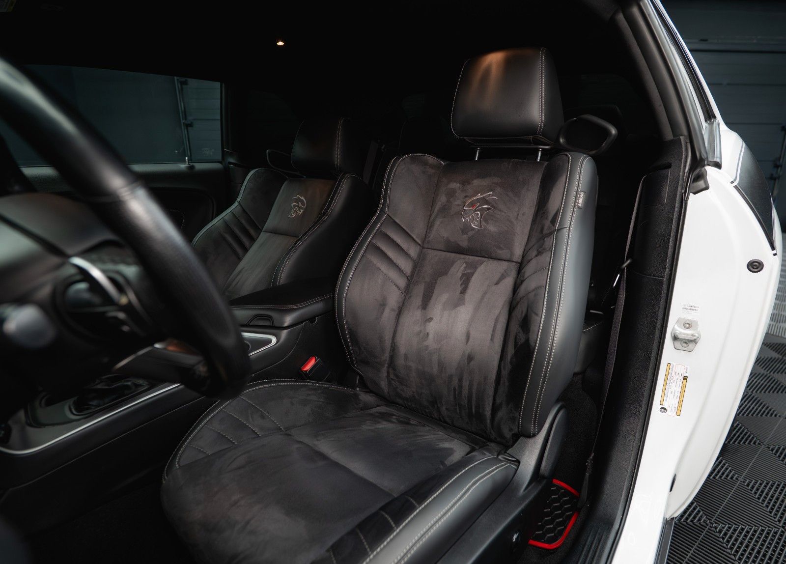 Fahrzeugabbildung Dodge Challenger 6.4 V8 SRT 392 R/T SCAT PACK WIDEBODY