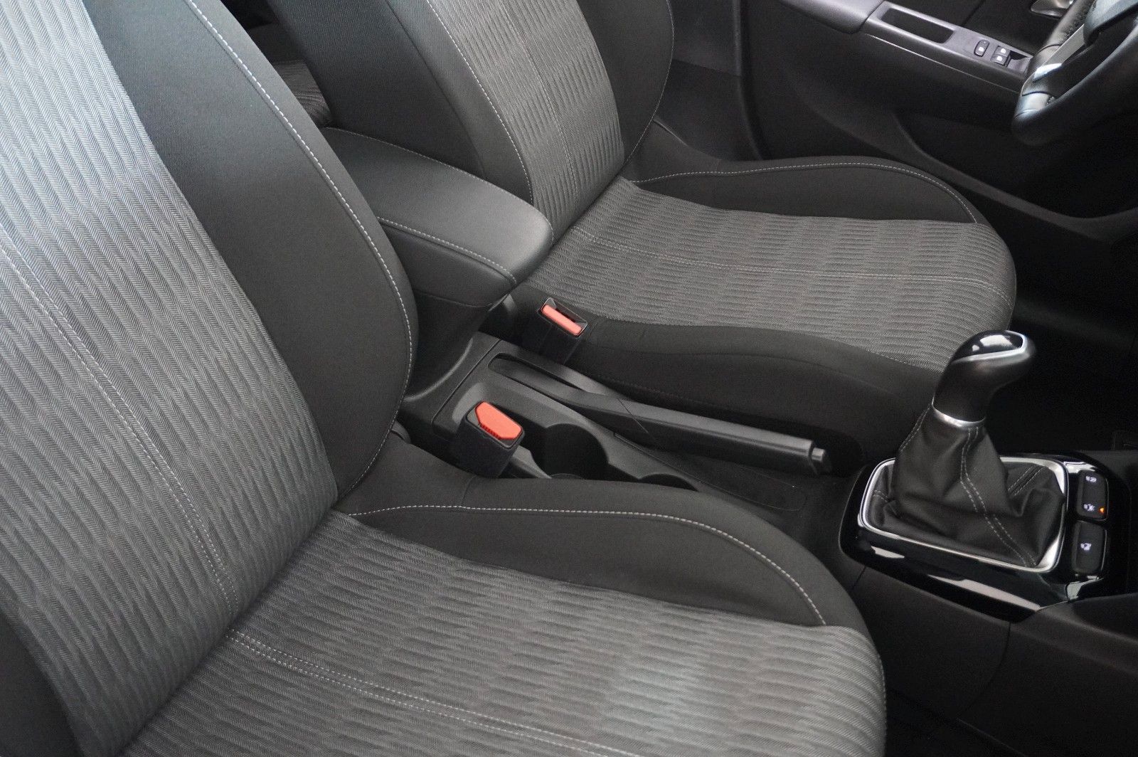 Fahrzeugabbildung Opel Corsa F 1.2 EDITION NAVI/KAMERA/SPORT/LHZ/DAB+
