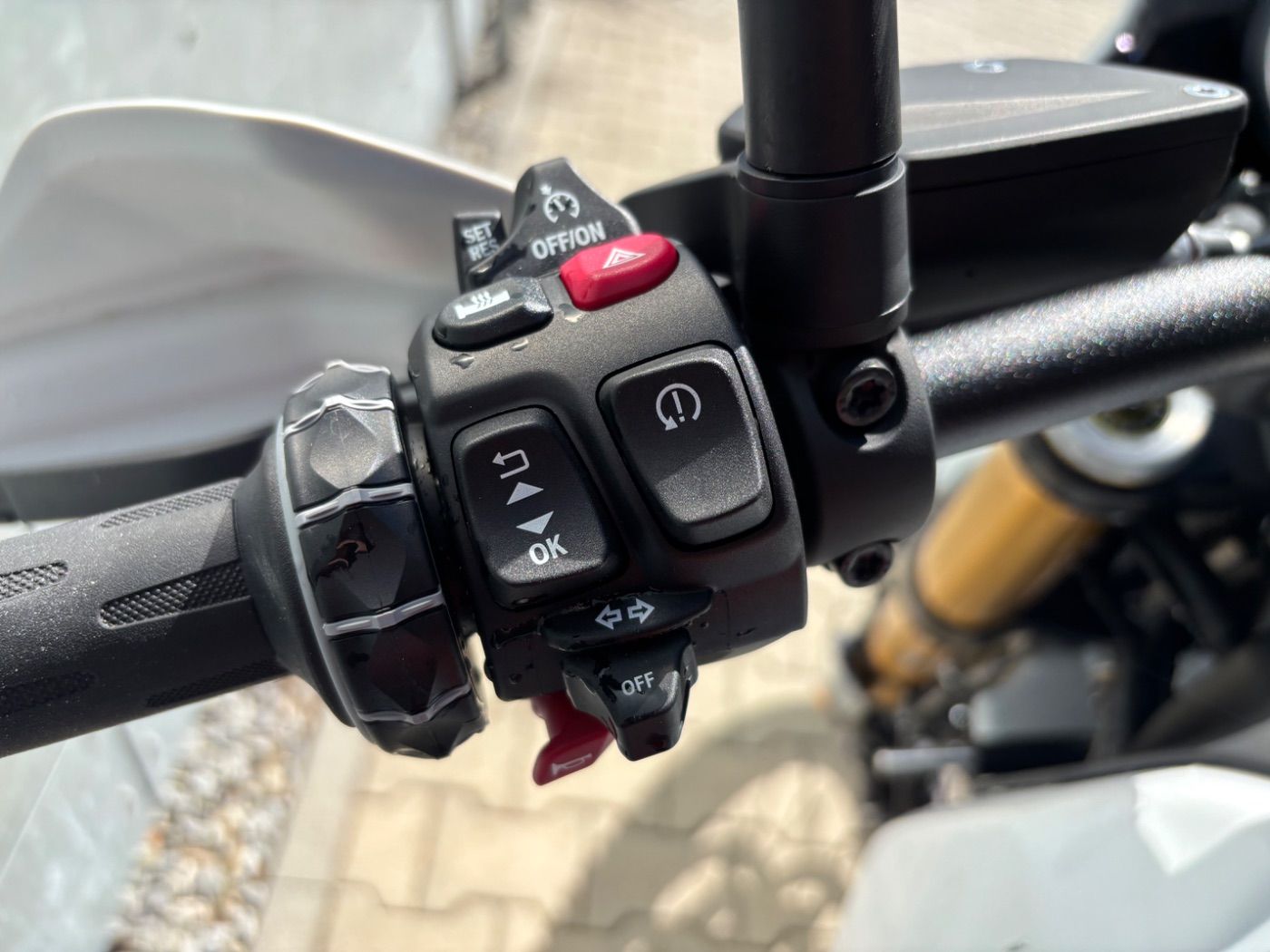 Fahrzeugabbildung BMW R 12 G/S Komfort-Paket Enduro-Paket Pro