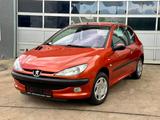 Peugeot 206 1.4 i Klima / AHK / TÜV Neu / 1. Hand - gebrauchte Peugeot 206 aus dem Jahr 2001