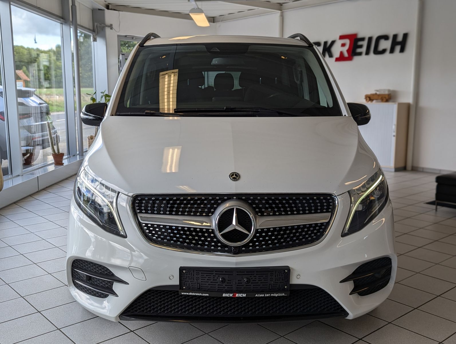 MERCEDES-BENZ V 250 d AMG EDITION lang Pano LED Kamera - Image 2