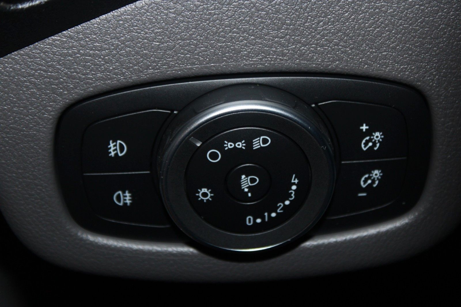 Fahrzeugabbildung Ford Transit Connect TREND L1 KLIMA 3-Sitzer PDC AHK
