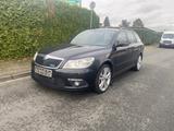 Skoda Octavia 2.0 TFSI DSG RS Combi RS - Skoda Octavia aus 2012: RS