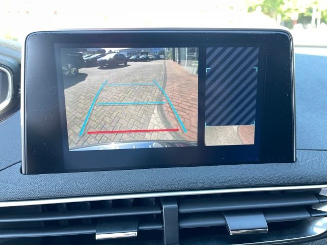 Fahrzeugabbildung Peugeot 5008 1.5 hdi Allure AHK/Allwetter