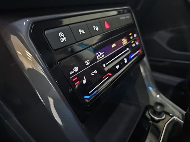 Fahrzeugabbildung Volkswagen T-Cross 1.0 TSI 6-Gang Style LED PDC SHZ GJR APP