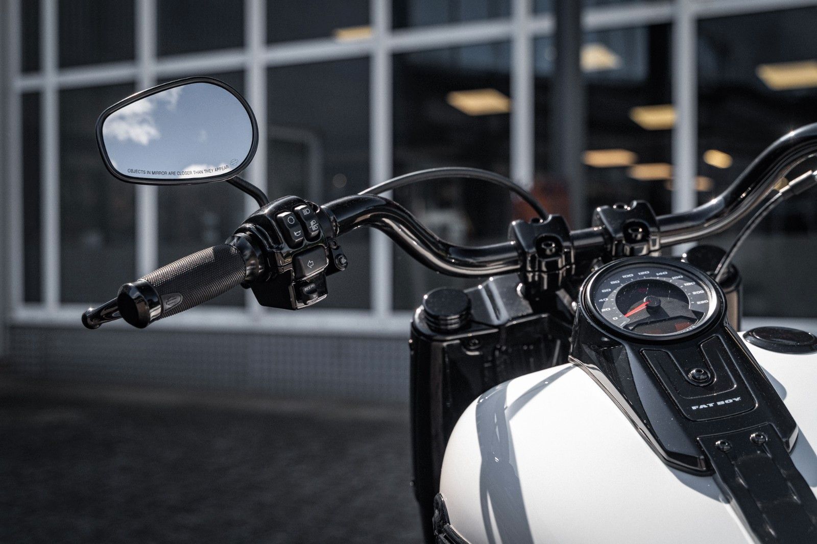 Fahrzeugabbildung Harley-Davidson WHITE FAT BOY FLFBS 114 MY24 -KESSTECH-