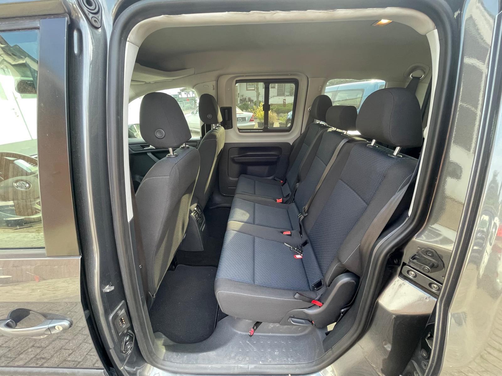 Volkswagen Caddy PKW-Rollstuhltampe