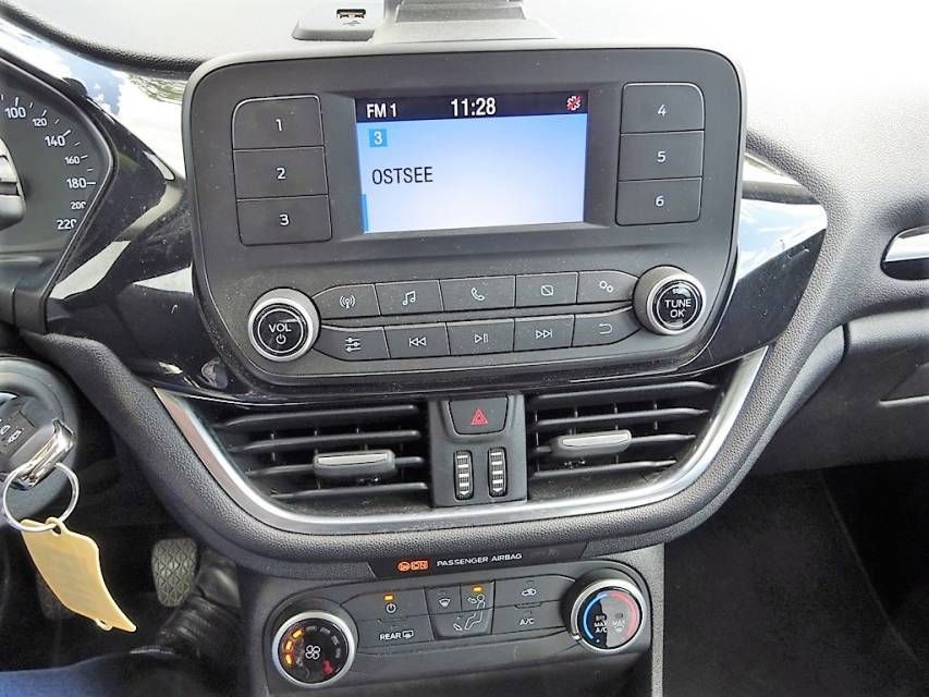 Fahrzeugabbildung Ford Fiesta 1,1 Trend Klima ALW-Reifen