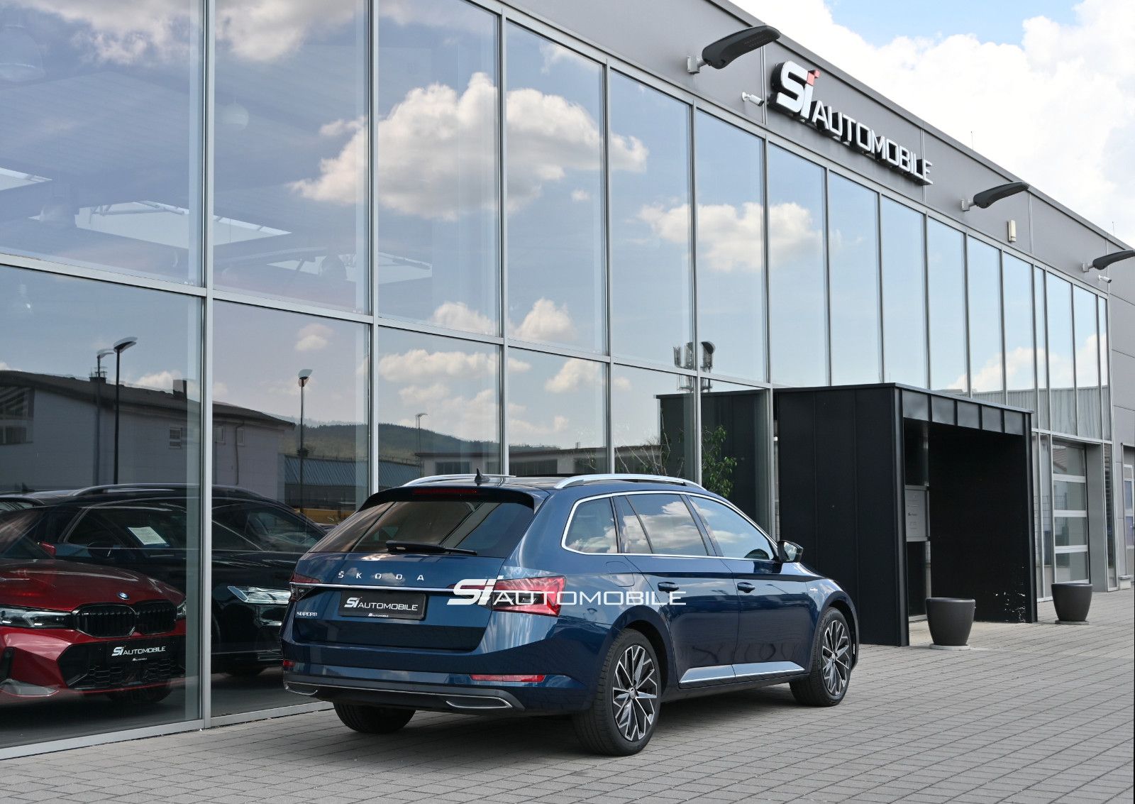 Fahrzeugabbildung SKODA Superb 2.0 TDI DSG L&K COMBI °ACC°AHK°STANDHEIZ°