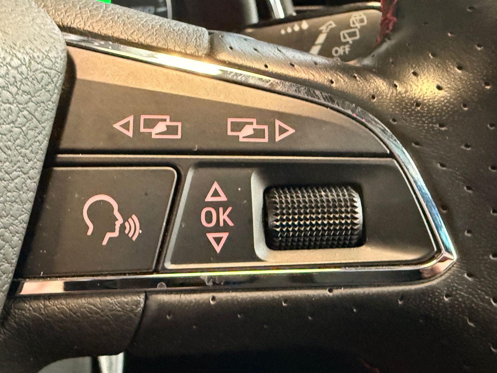 Fahrzeugabbildung SEAT Leon ST FR//ACC/LED/PANORAMA/APPLE-CAR/KAMERA