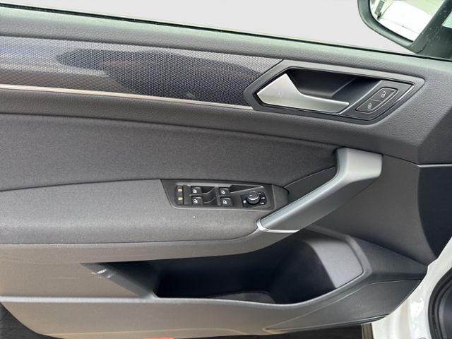 Touran UNITED 1.5 TSI R-LINE NAVI AHK DAB+7 SITZ