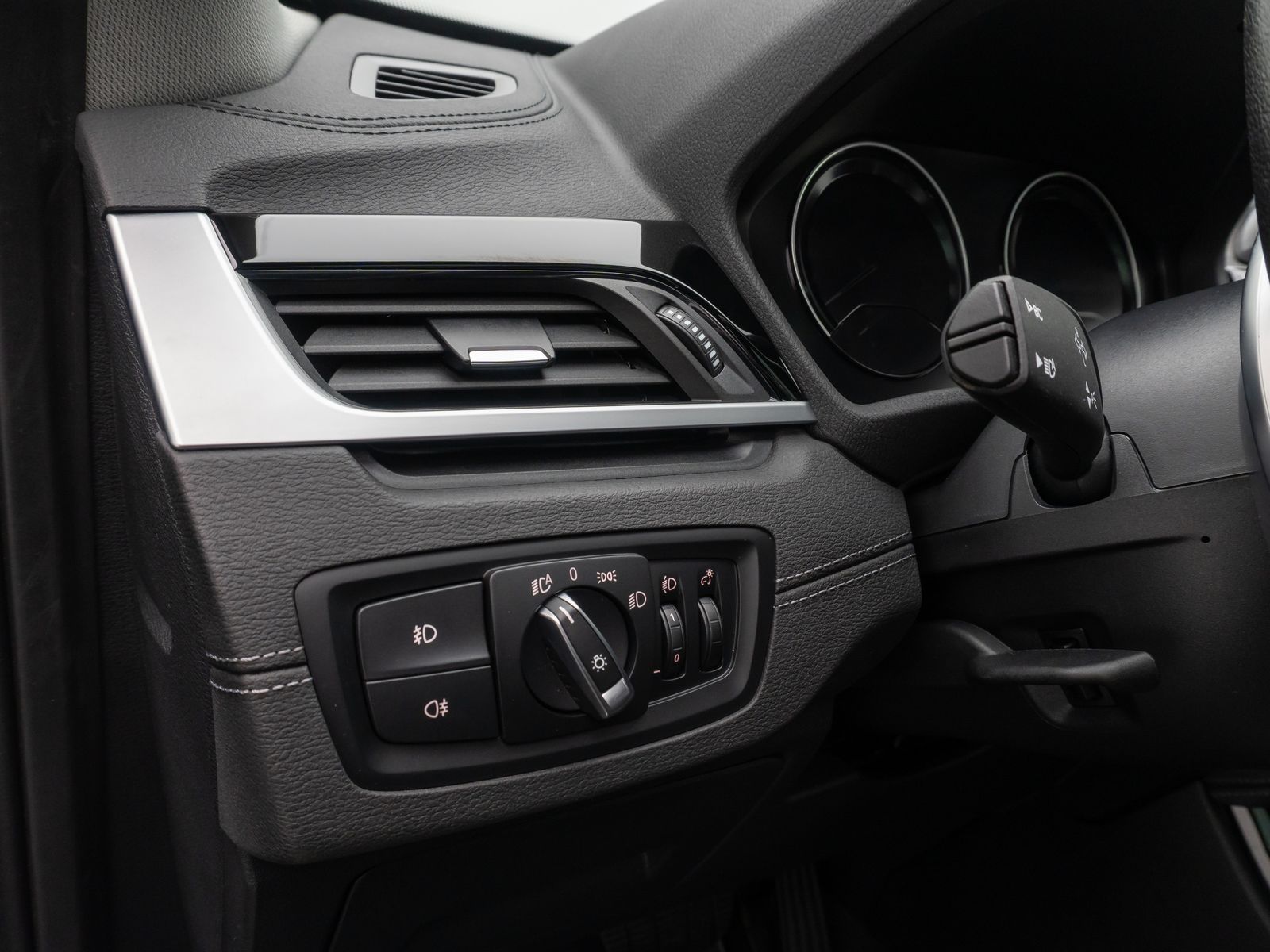 Fahrzeugabbildung BMW X1 sD20d Sport Line ACC Kamera DAB HUD Panorama