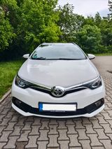 Toyota Auris 1,33-l-Dual-VVT-i - - Toyota Auris: 1.3