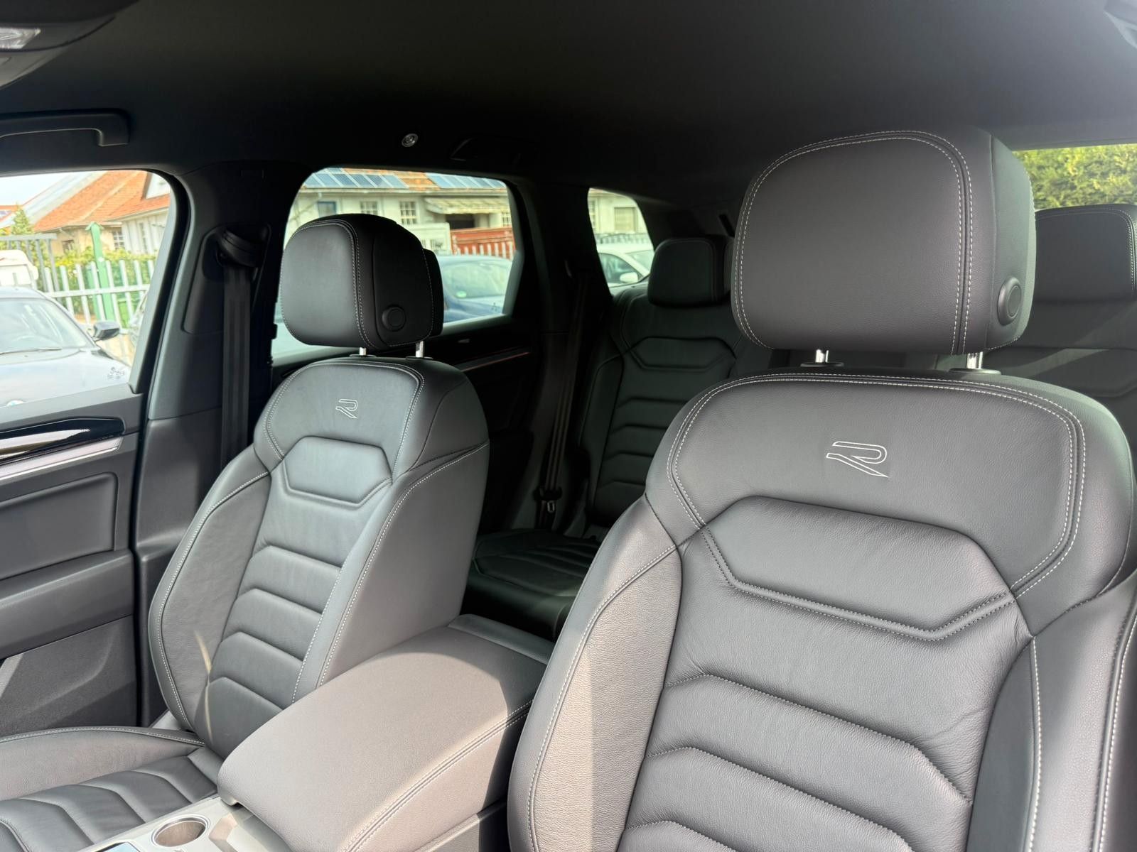 Volkswagen Touareg R-Line 4Motion DSG LED NAV SHZ ACC 360° foto 18