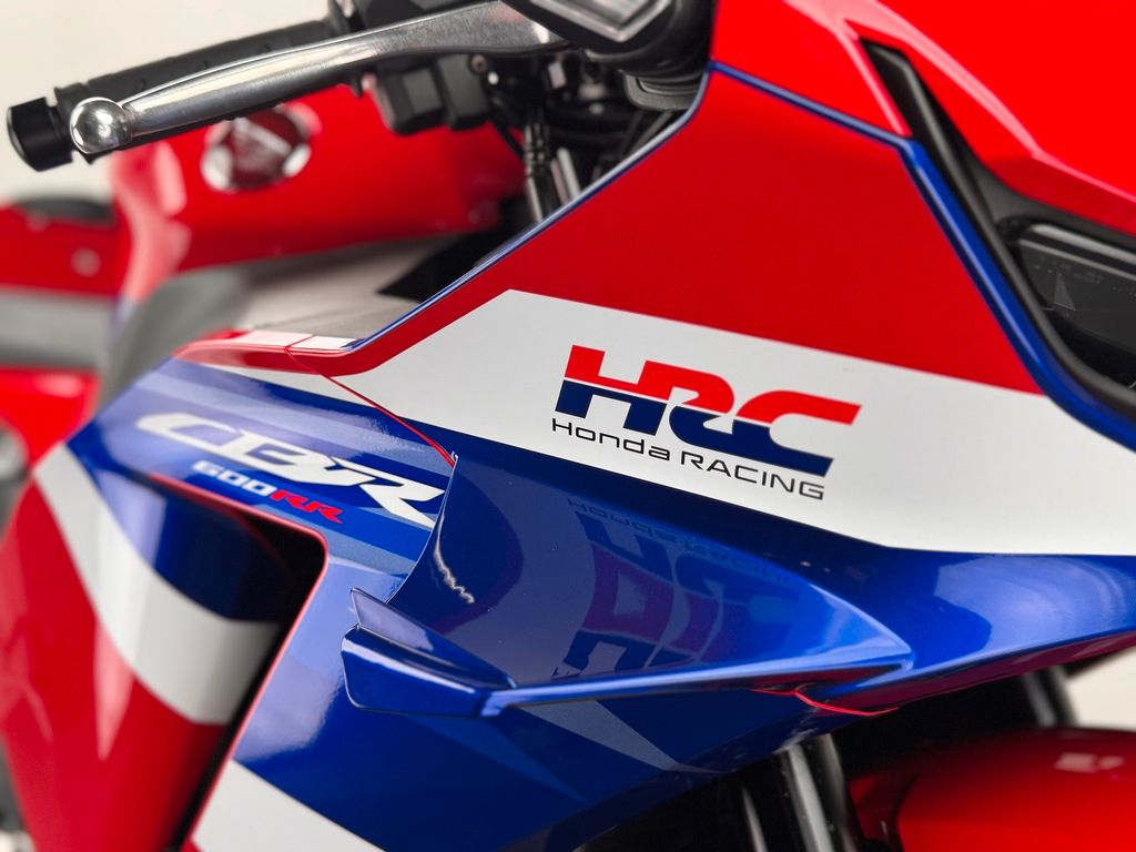 Fahrzeugabbildung Honda CBR 600 RR *NEUWERTIG *1850 KM