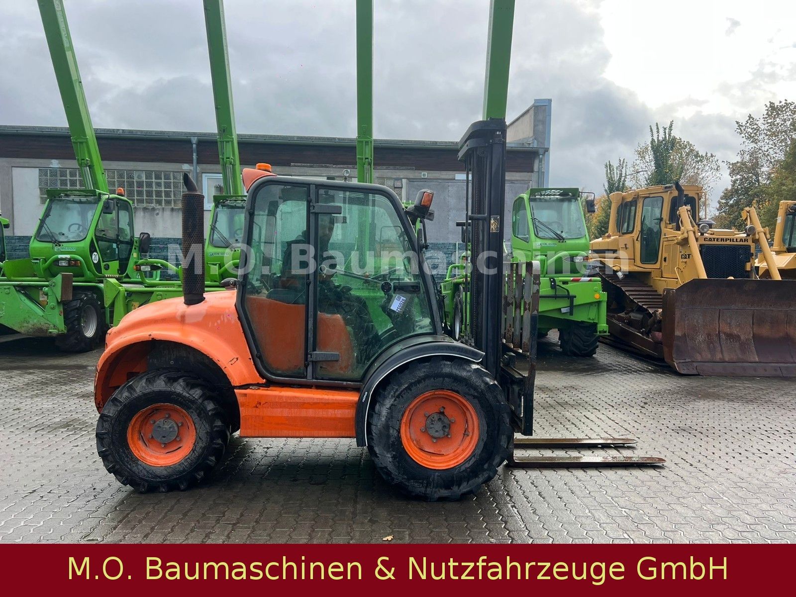 Fahrzeugabbildung AUSA CH 250 / Allrad / 2,5 t / 3,60 m