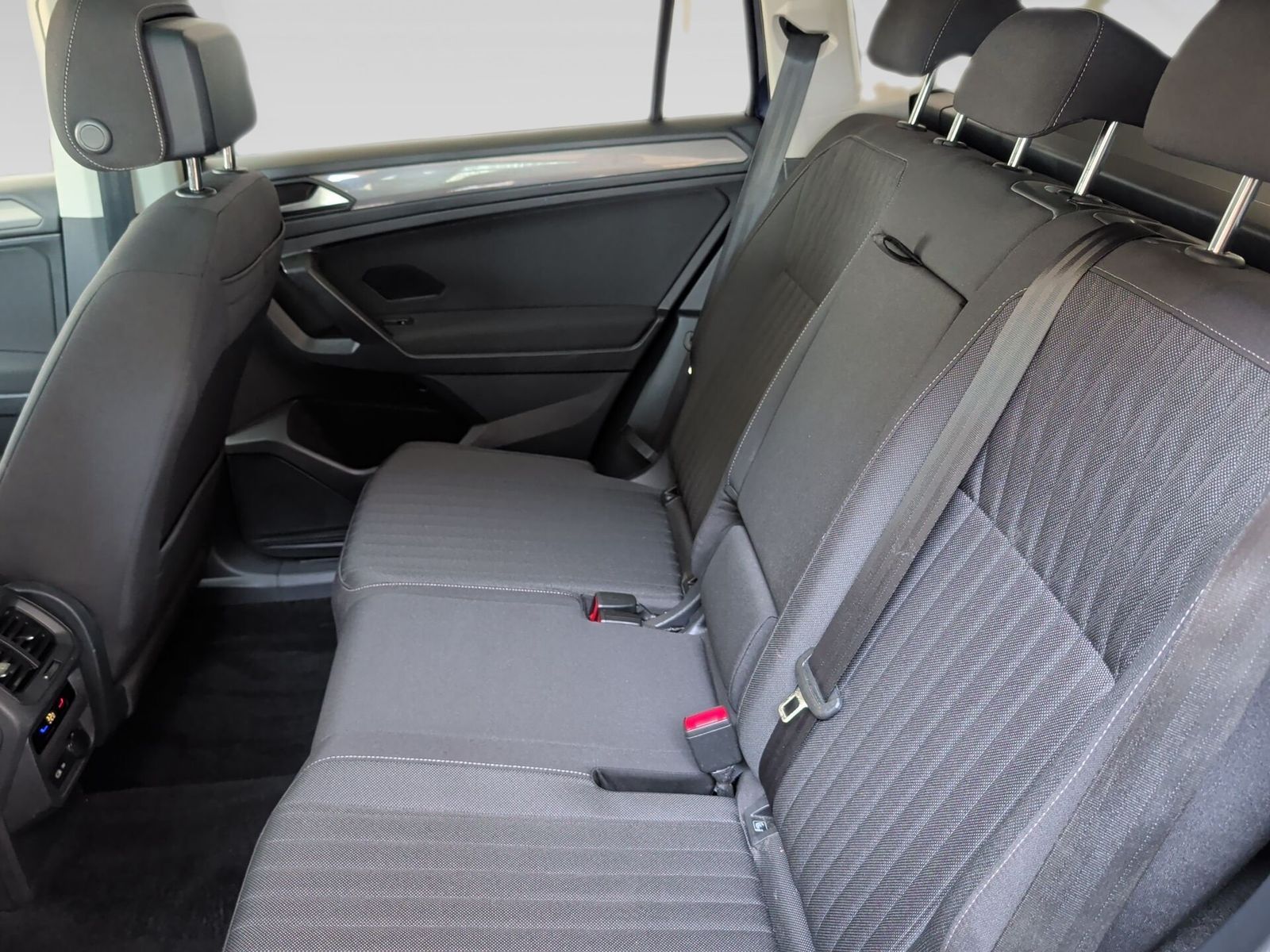 Volkswagen Tiguan Allspace TDI DSG Life AHK PanoSD Navi ACC foto 25