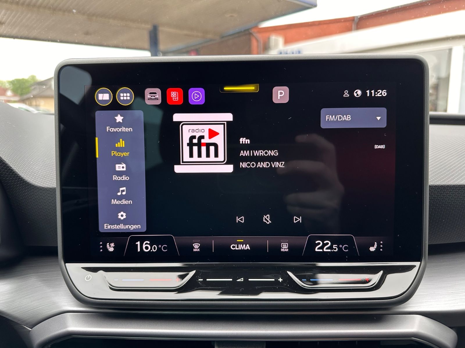 Fahrzeugabbildung SEAT Leon ST FR 1.5 eTSI DSG LED/GRA/SHZ/Kamera/APP