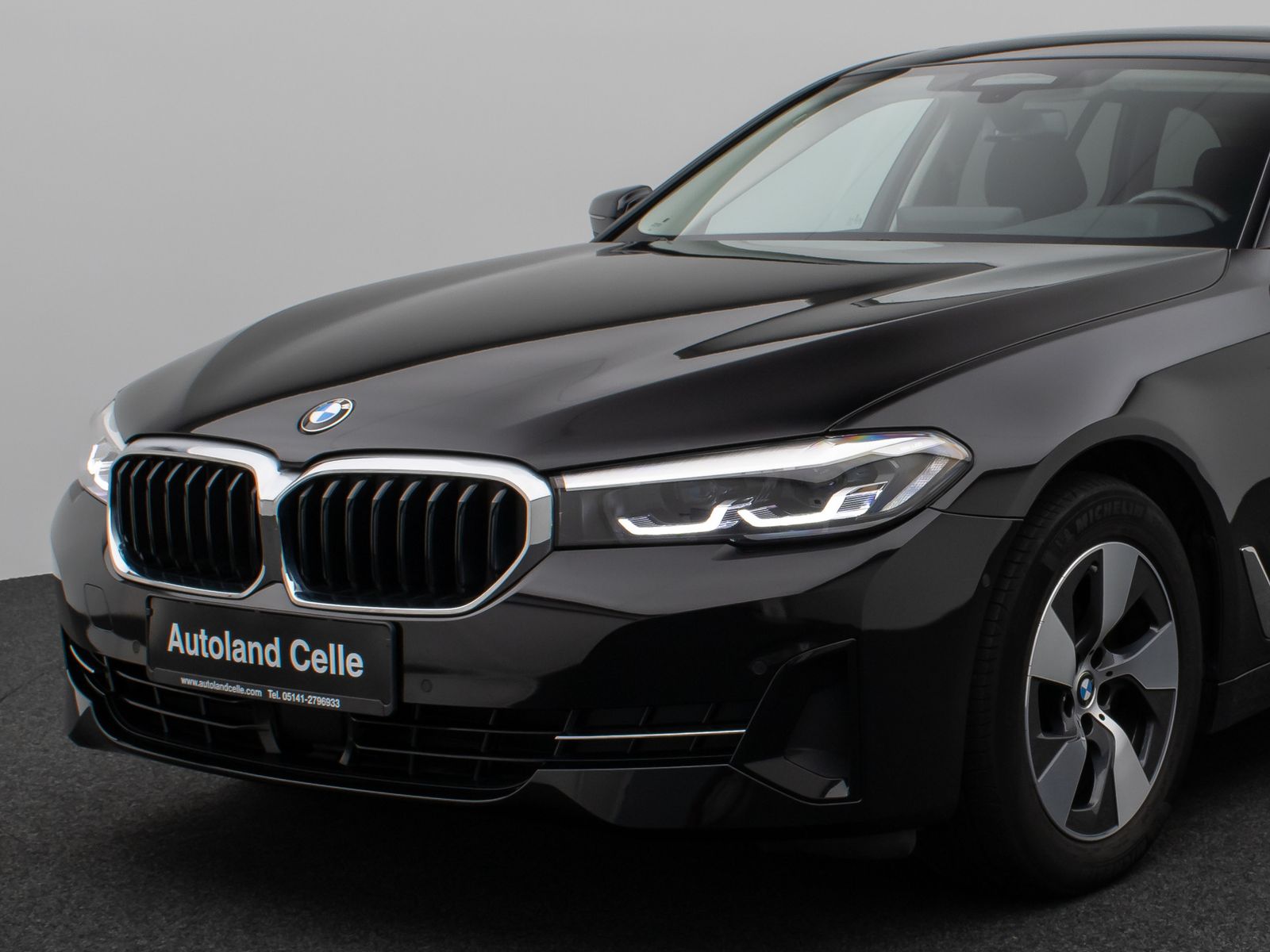 Fahrzeugabbildung BMW 520d Kamera DAB H/K Alarm DisKey Panorama MSport