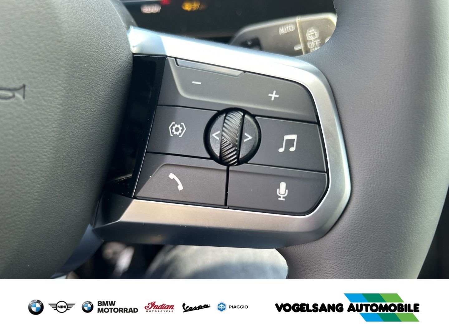 Fahrzeugabbildung BMW iX1 eDrive20 M Sport Park-Assistent Plus harman/