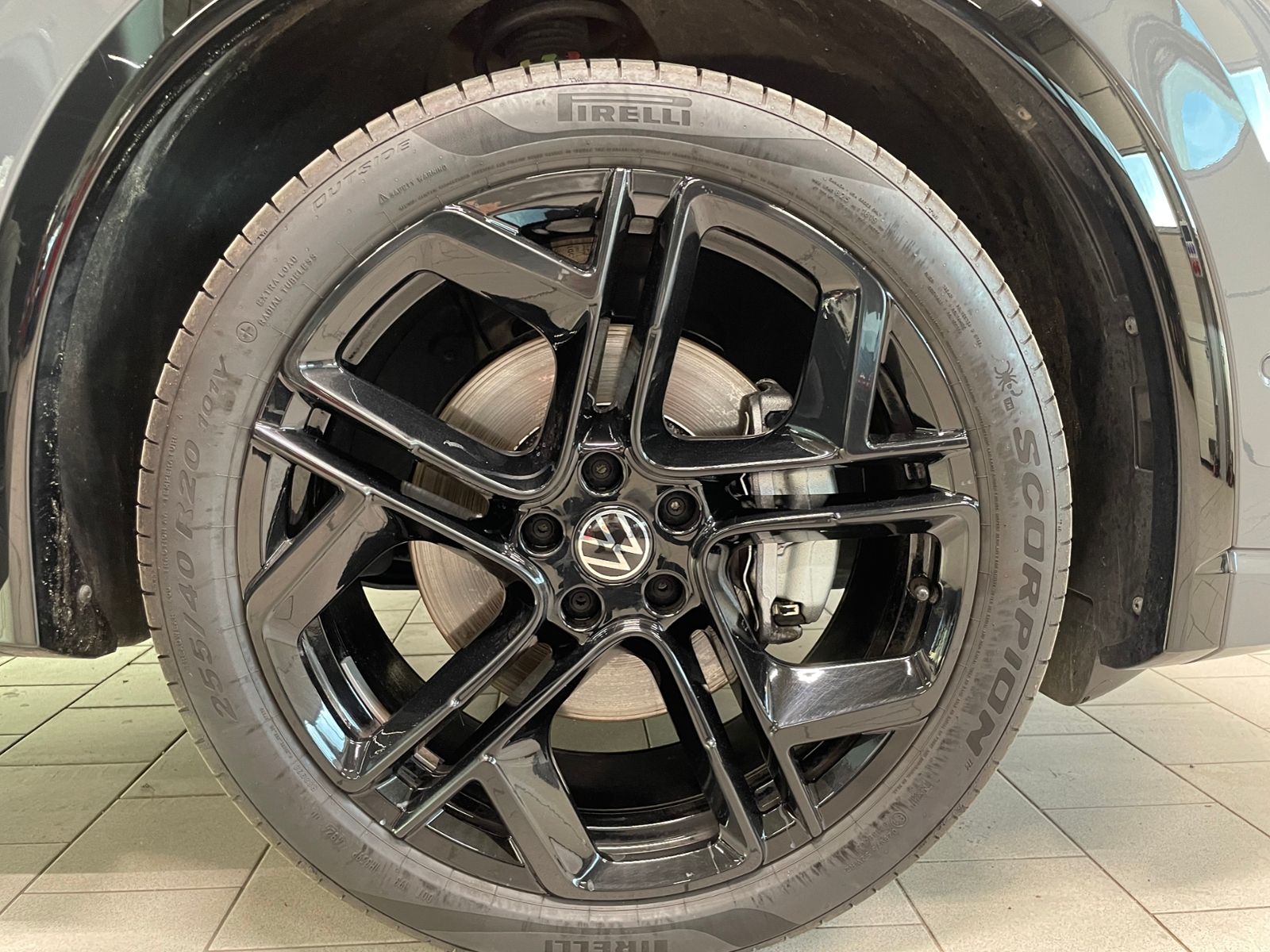 Tiguan R-Line 2.0 TDI DSG AHK PANO NAVI