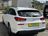 Hyundai i30 cw YES! /AUTOMATIK/KAMERA/NAVI/SHZ - Hyundai i30 YES! mit Diesel-Antrieb