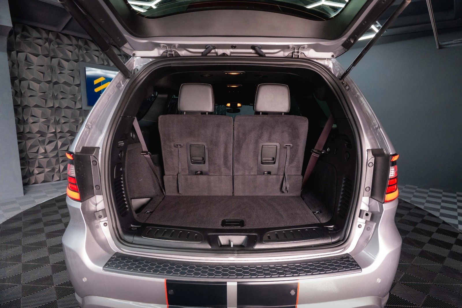 Fahrzeugabbildung Dodge Durango 5.7 V8 R/T SRT 4x4 Night-Paket Modell 22