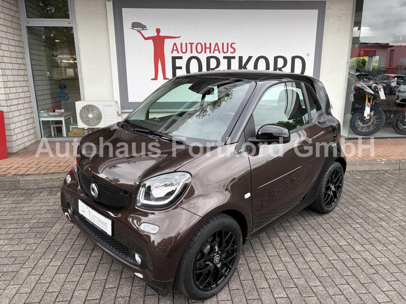 Smart ForTwo PERFECT - Pano., Navi, SHZ, Kam. ...