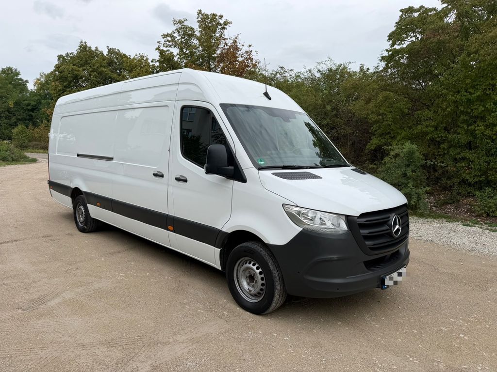 Image of Mercedes-Benz Sprinter