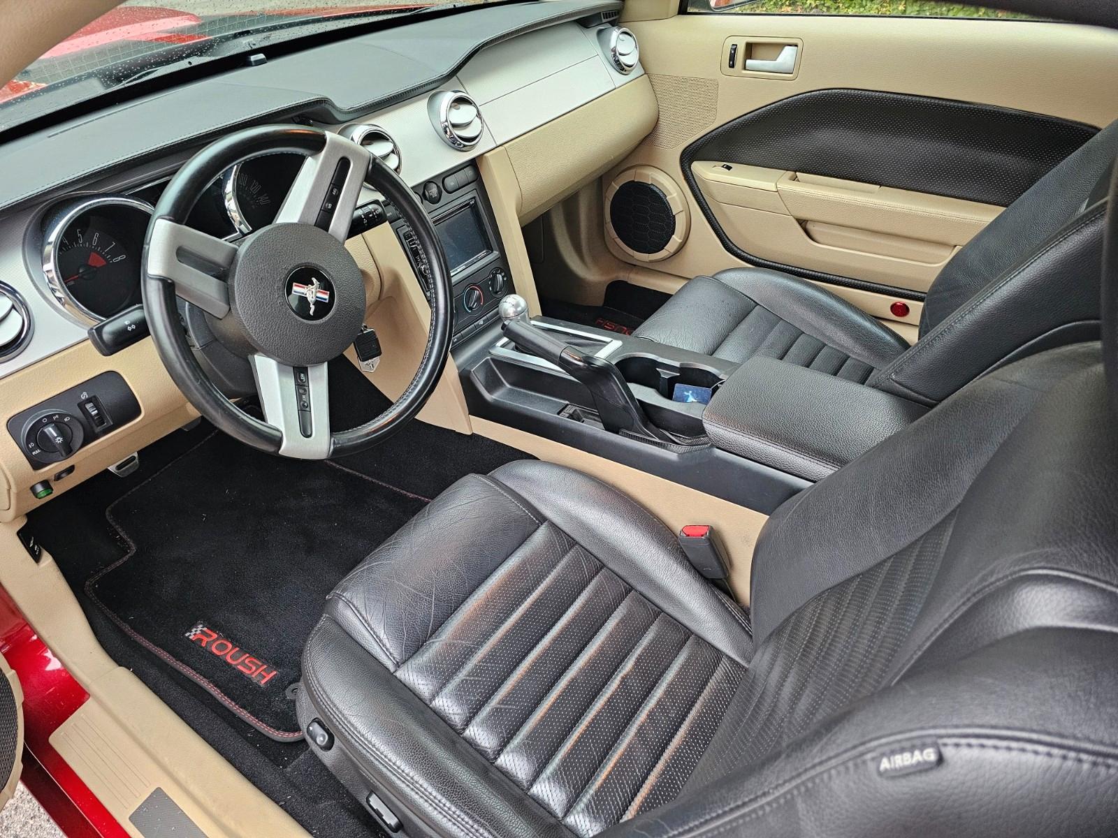Ford Mustang GT   V8 - Handschalter!