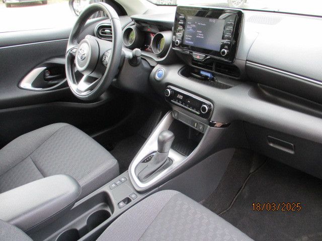 Fahrzeugabbildung Toyota Yaris Hybrid Team Deutschland