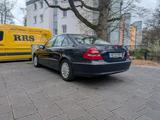 Mercedes-Benz Mercedes E 320 scheckheftgepflegt - Mercedes-Benz E 320 in Nürnberg