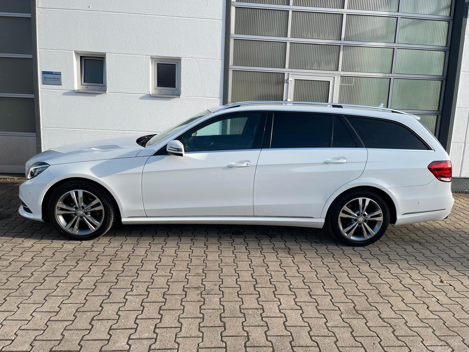 Mercedes-Benz E 200T CGI Avantgarde/AUTOM./Navi/LED/SHZ/Garant