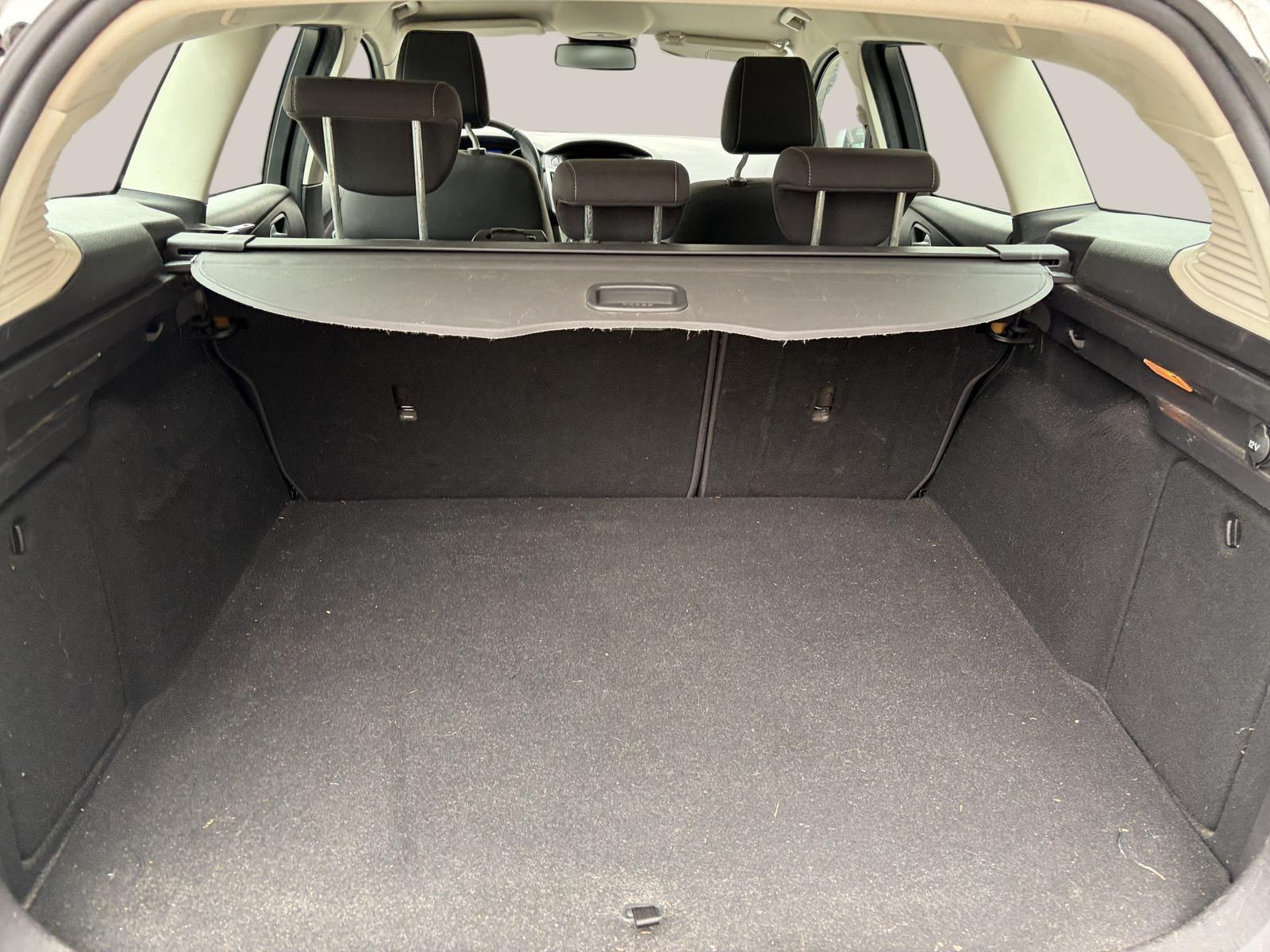 Ford Focus 2013 — photo 31