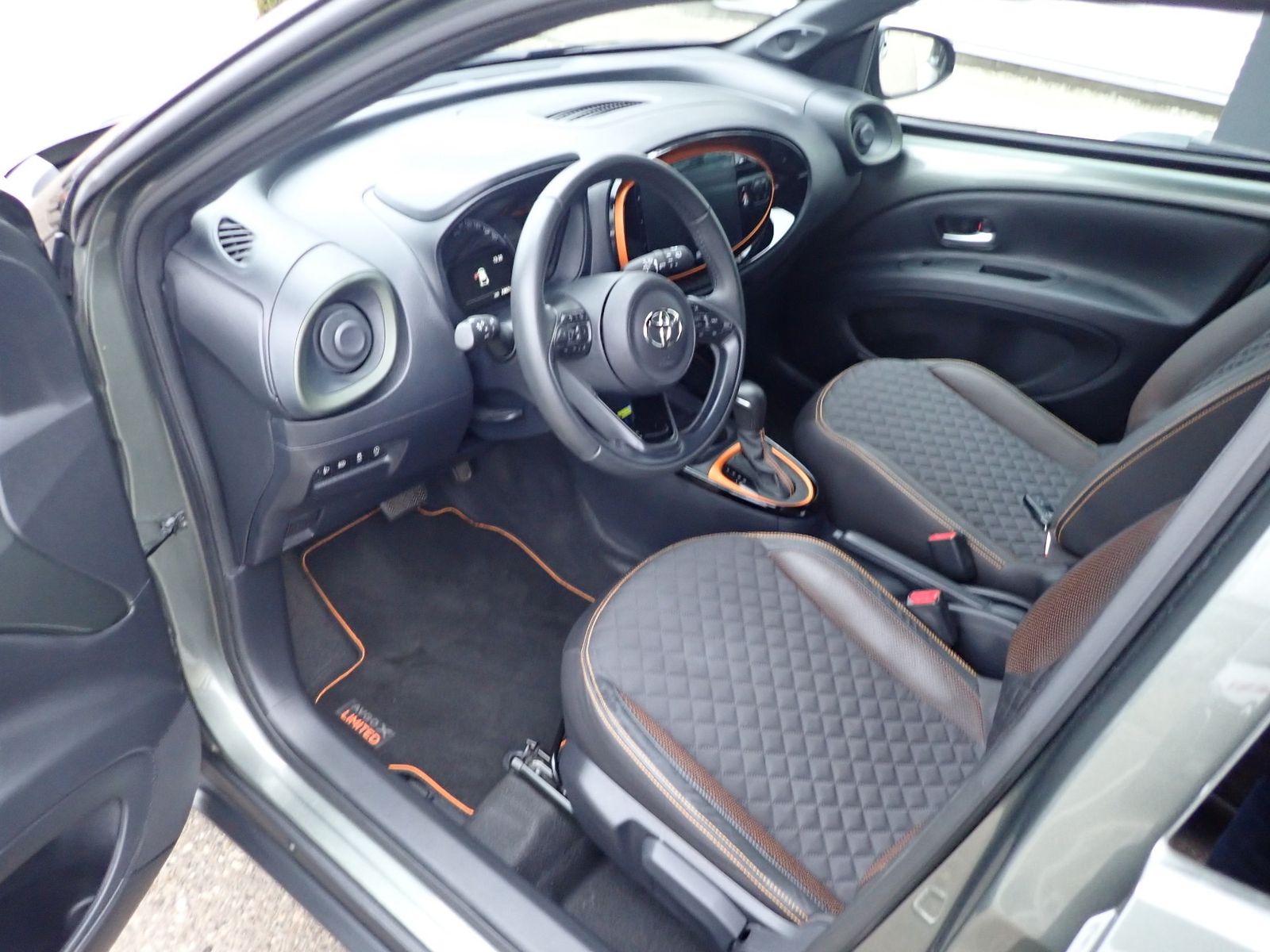 Fahrzeugabbildung Toyota Aygo X Limited 1.0 5tg. AT