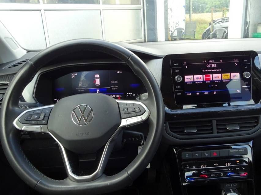 Fahrzeugabbildung Volkswagen T-Cross  1.0 TSI  Life  Automatik ALW