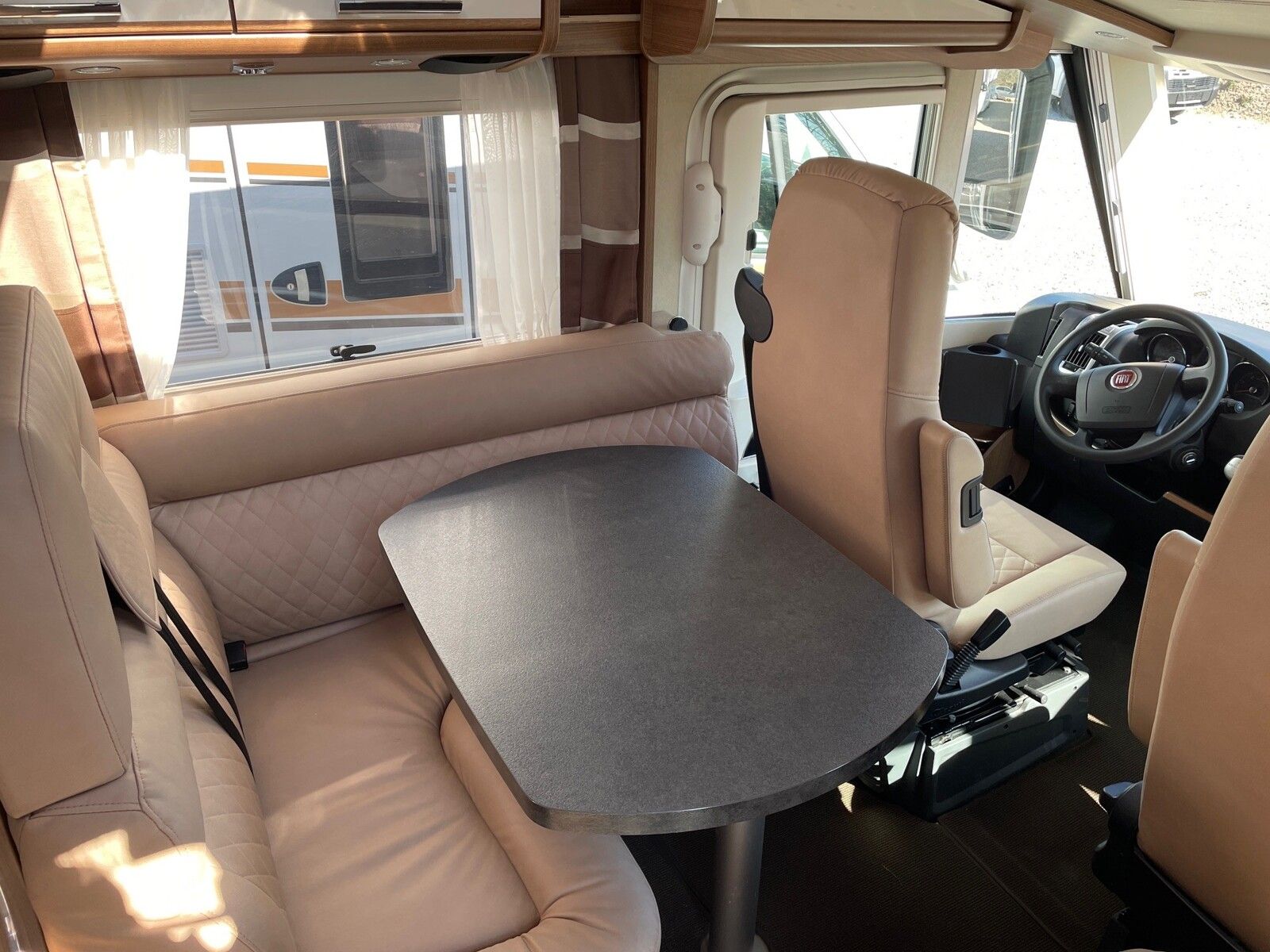 Fahrzeugabbildung Carthago c-tourer I 142