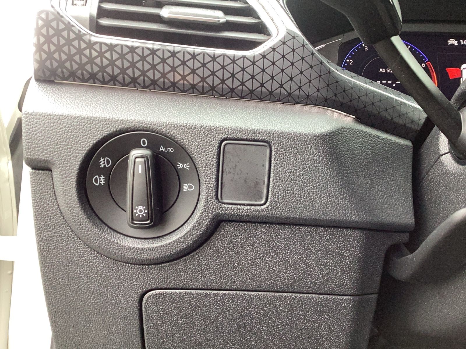 Fahrzeugabbildung Volkswagen T-Cross TSI Style DSG LED ACC PDC SHZ GRA