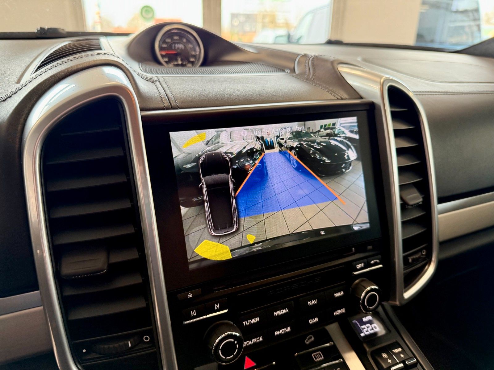 Fahrzeugabbildung Porsche Cayenne GTS Luftfederung/SportChrono/LED/Kamera