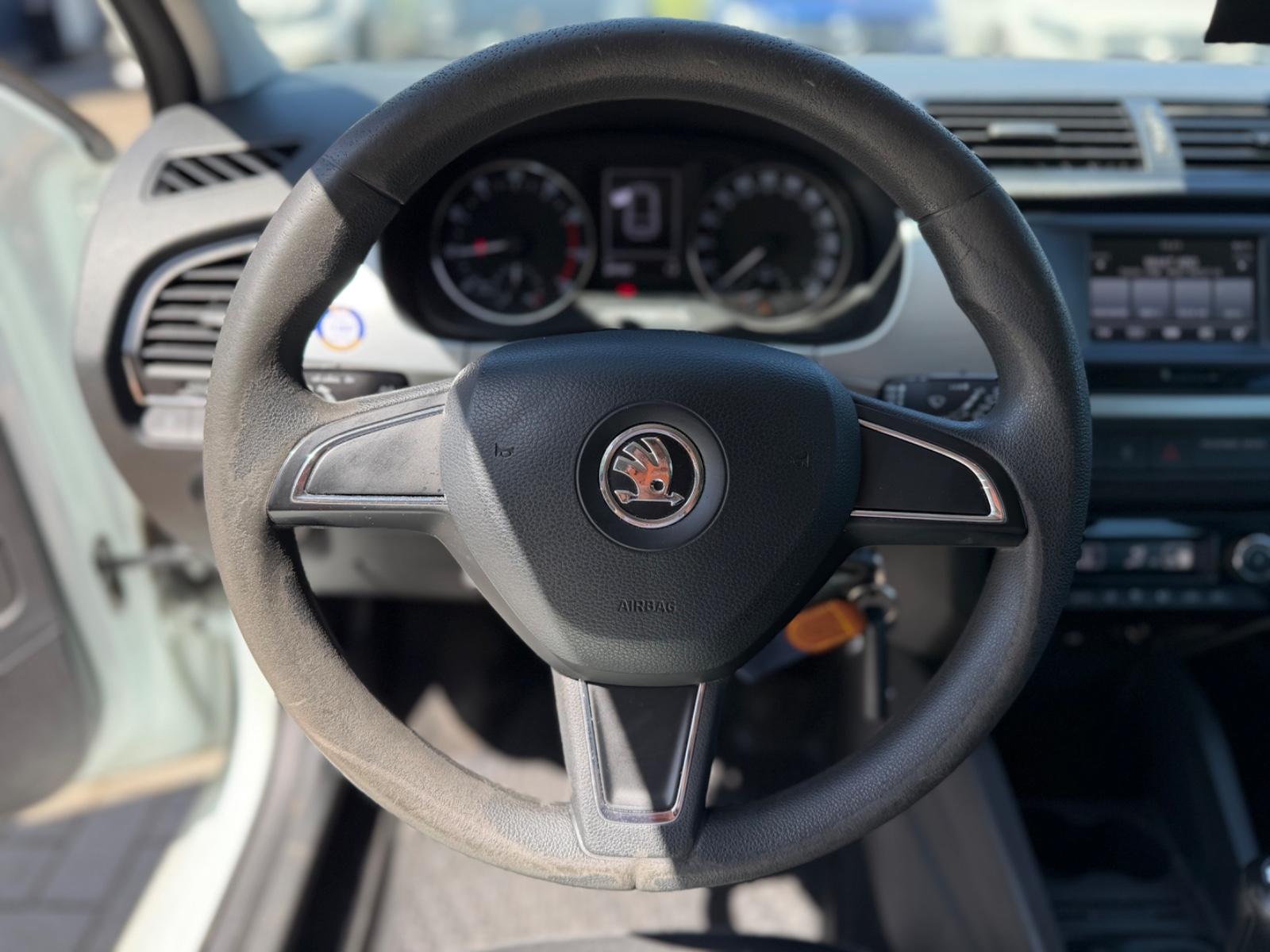 Skoda Fabia 2015 — photo 16