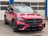 Mercedes-Benz GLB 200 4MATIC "AMG-LINE/PANO/AHK/DISTRONIC" - rote Mercedes-Benz GLB 200