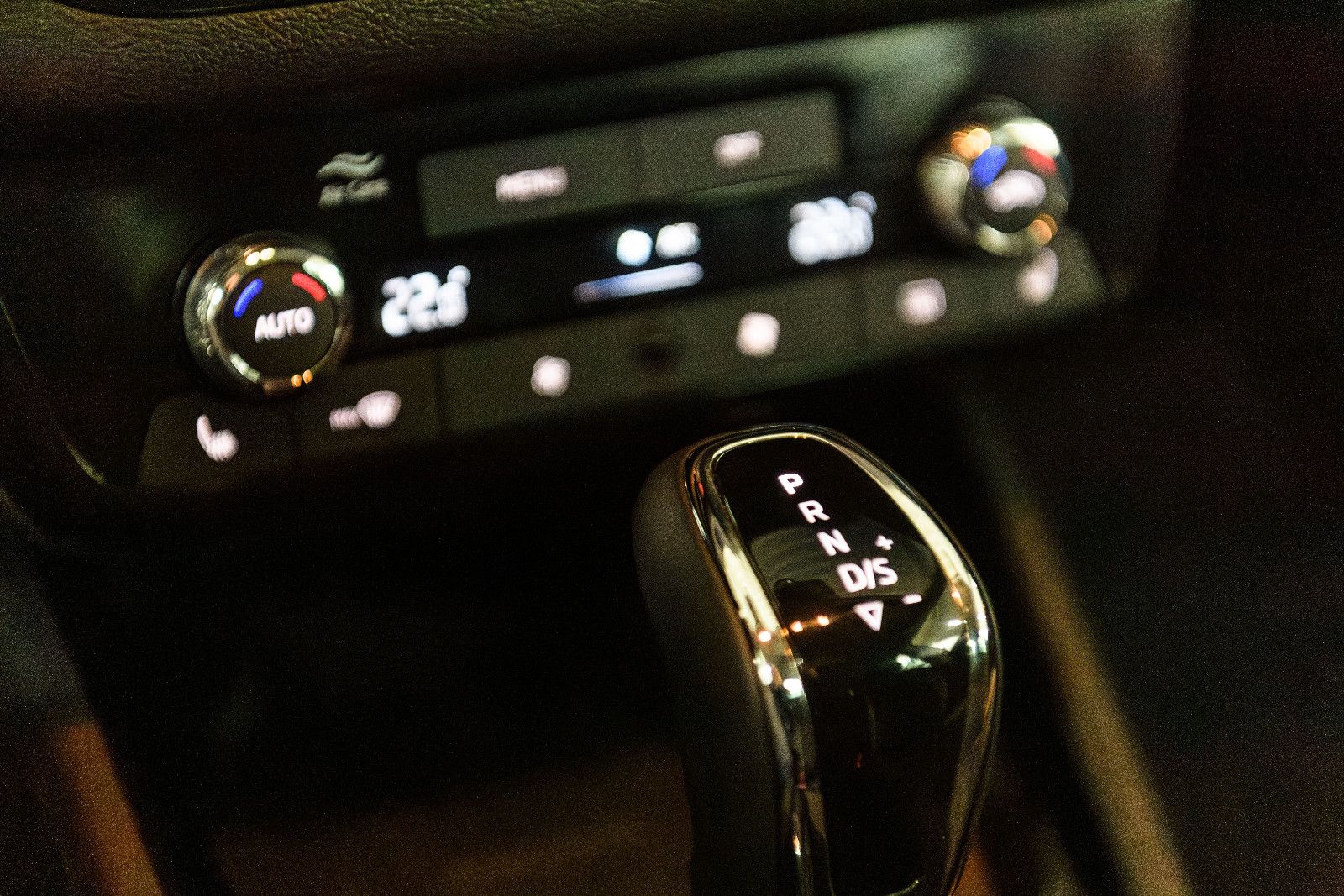 Fahrzeugabbildung SKODA Kamiq TSI Selection +RFK +SZH +LED +AHK
