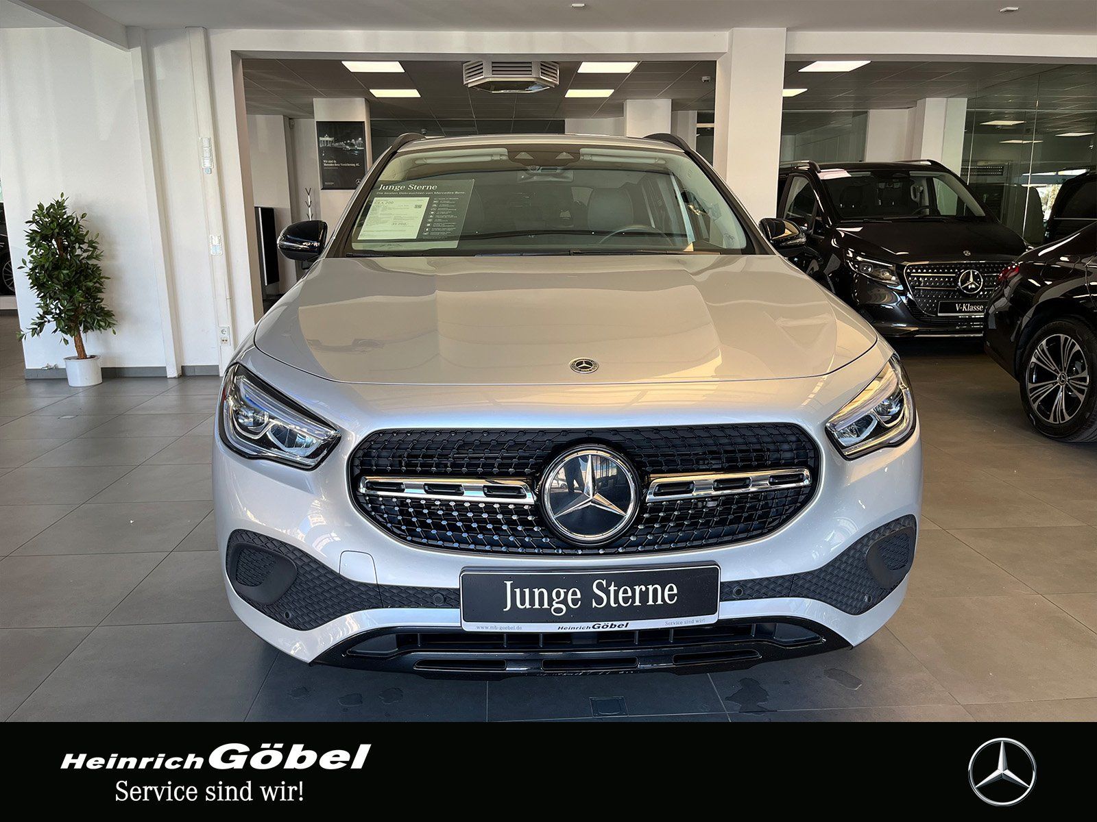 Fahrzeugabbildung Mercedes-Benz GLA 200 PROGRESSIVE+SPURHALTE+KAMERA+NAVI+LED