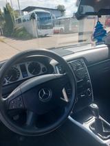 Mercedes-Benz B 150 - - graue Mercedes-Benz B 150