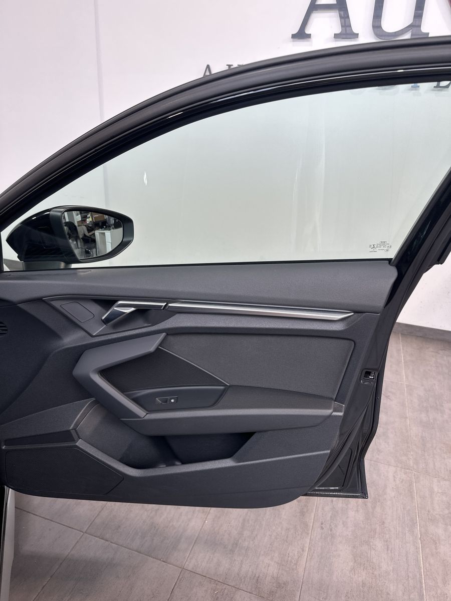 Fahrzeugabbildung Audi A3 SpB 30 TDI S-Line NAV+LED+ACC+KAMERA+17ZO+SHZ