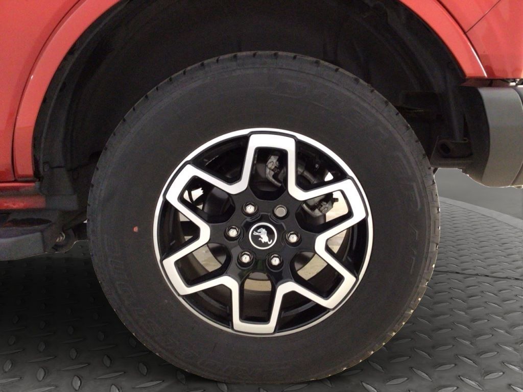 Fahrzeugabbildung Ford Bronco Outer Banks 4x4 Hardtop Navi B&O LED ACC