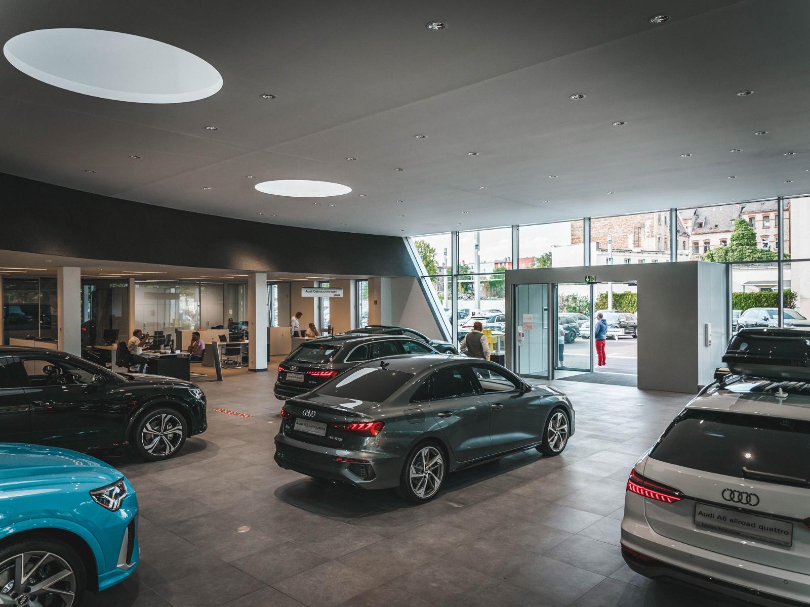 showroom-image-top