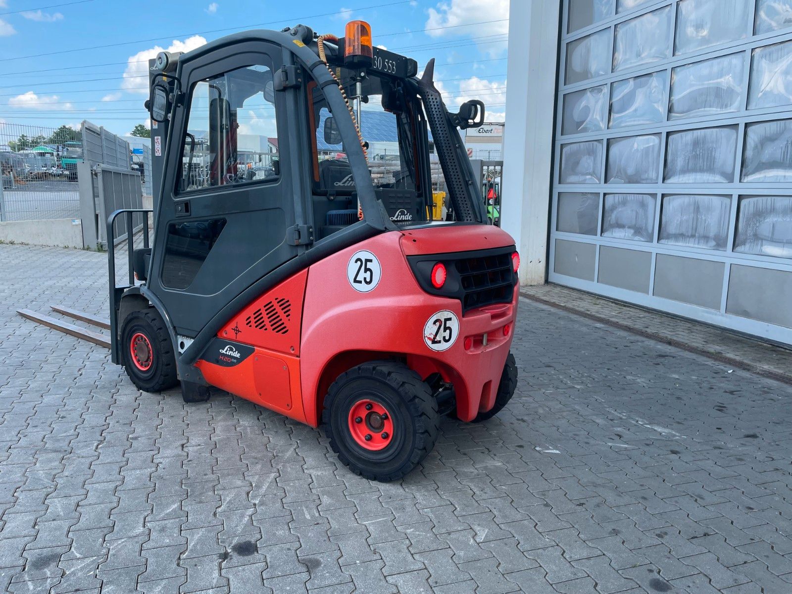 Fahrzeugabbildung Linde H20D-02/600 / Triplex 4,6m / 1.332h / Diesel