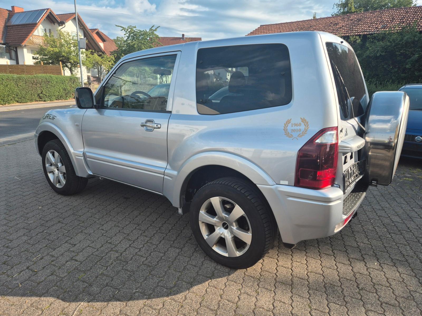 MITSUBISHI PAJERO 3.2 DI-D ELEGANCE 160 CH 4X4 BVA - 1ERE MAIN - VOLANT EN CUIR - CT NEUF